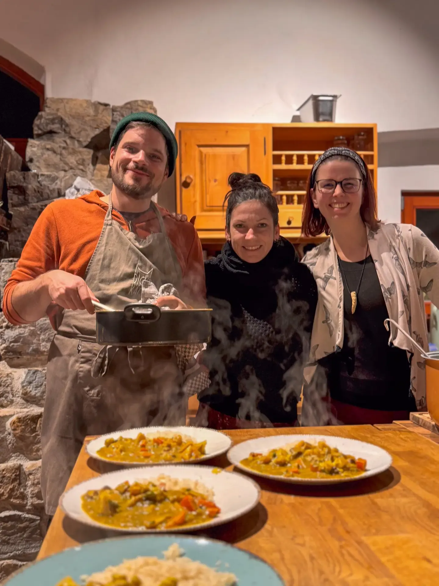 Gemeinsames Kochen in der Küche